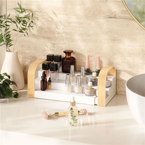 Étagère à épices Bellwood d'Umbra à trois niveaux 5 x 6,38 x 21,5 po en plastique et bois, blanc/naturel