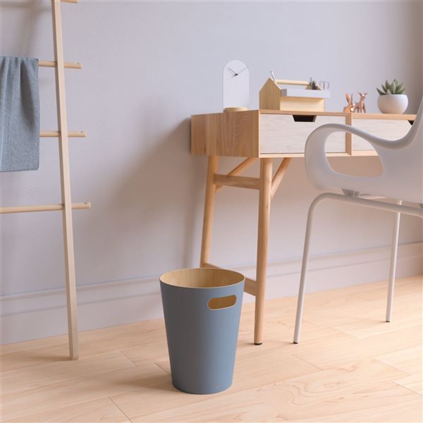 Umbra Woodrow 7.5 L Slate Blue Wood Trash Can