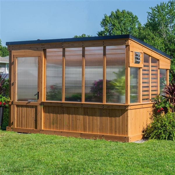 Serre Zalie Backyard Discovery 8 h. x 12 L. x 7 pi l. en cèdre brun et panneaux de polycarbonate
