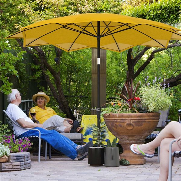 Outsunny 8.5-ft Flower-Shaped Patio Umbrella with 10 Ribs and Crank Handle - Yellow