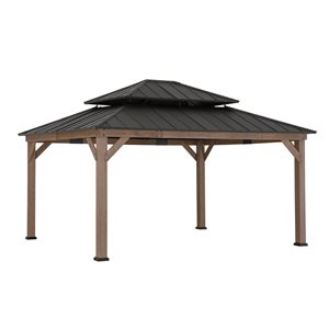Abri-soleil pour patio Archwood par Sunjoy 13 x 15 pi avec cadre en cèdre et toit rigide à 2 niveaux en acier brun