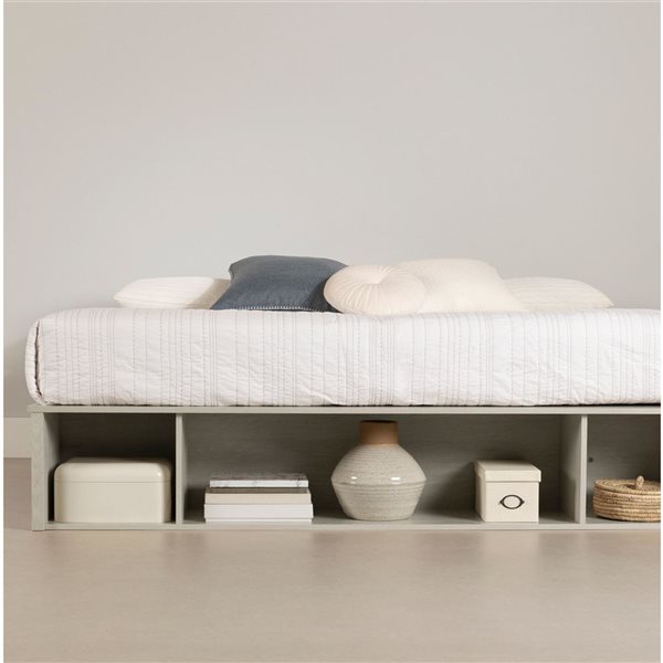 South Shore Avilla Pale Oak King Storage Platform Bed Frame w/ Wicker Baskets