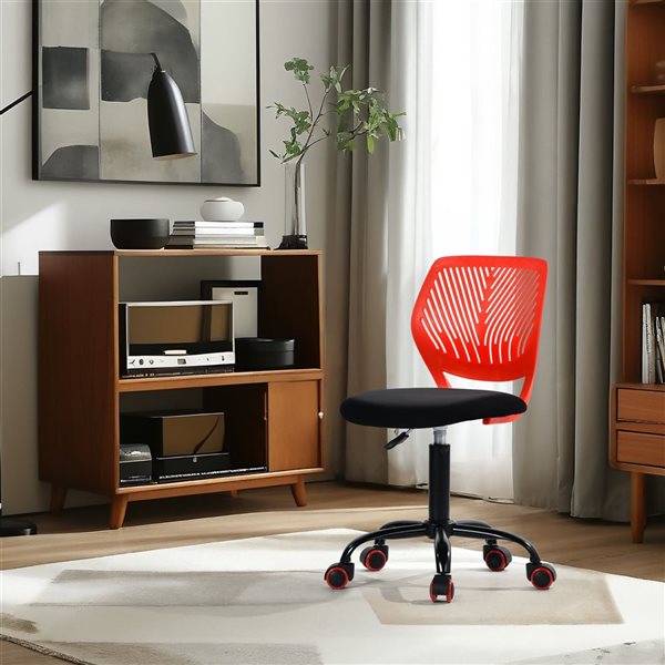 Chaise pour enfant avec roulettes Homy Casa 34 po h. noir et rouge pivotante réglable à dossier bas avec coussin velours