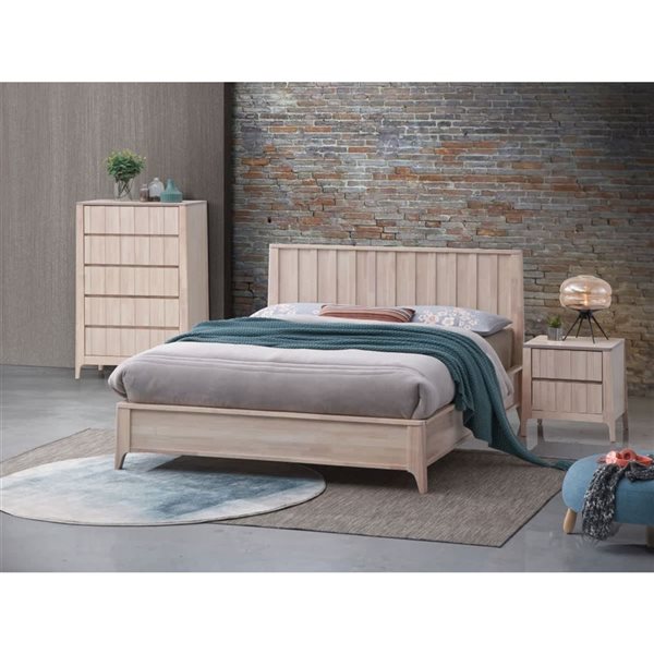Brassex Logan Antique White Queen Platform Bed