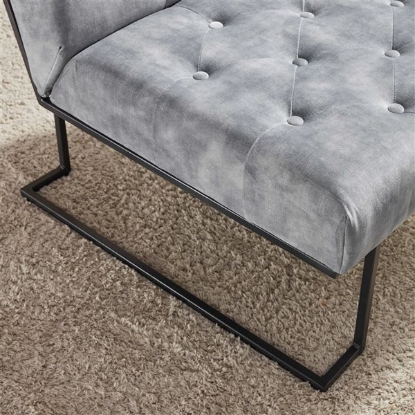 Sirio Modern 32-in Velvet Accent Chair - Grey