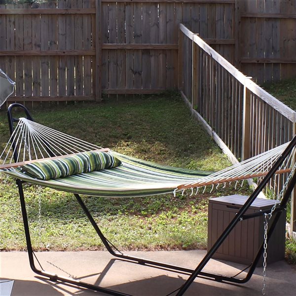 Sunnydaze Decor Melon Stripe 2-Person Quilted Hammock w/ Spreader Bar and Pillow