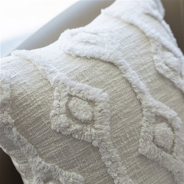 Deerlux 16-in White Handwoven Cotton Throw Pillow Cover with Small White Tufted Diamond Pattern and Tassel Corners