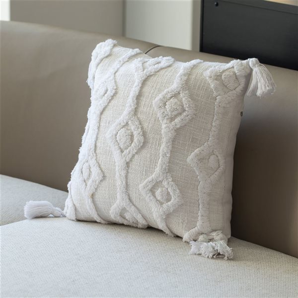 Deerlux 16-in White Handwoven Cotton Throw Pillow Cover with Small White Tufted Diamond Pattern and Tassel Corners