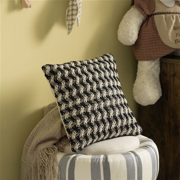 Deerlux 16-in Black & White Handwoven Cotton Throw Pillow Cover with Small Black & White Chevron Pattern