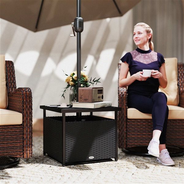 Outsunny 21.75-in Black Rattan Coffee Table with Umbrella Hole