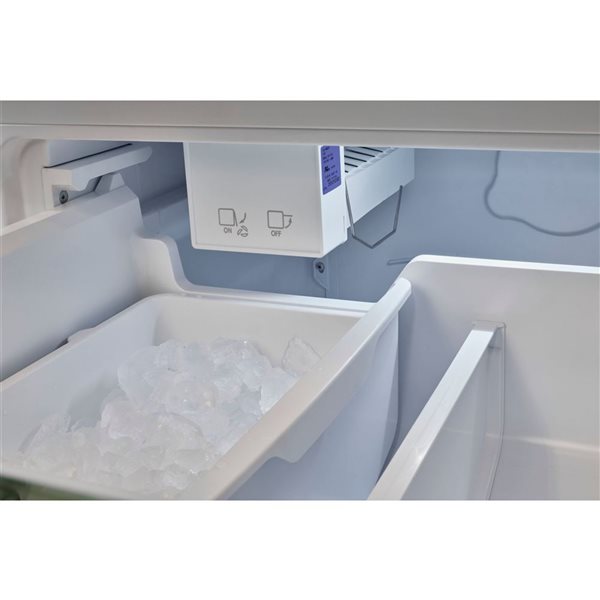 Classic Retro 30-in 17.7 ft³ Bottom Freezer Counter Depth Refrigerator with Built-In Ice Maker - White