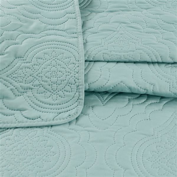 Marina Decoration 2-Piece Blue Green Embossed Solid Pinsonic King Bed Soft Quilt Set