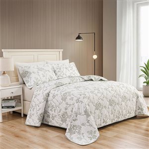Marina Decoration 3-Piece Green Floral Jacquard Embroidered Stitching Reversible Queen Bed Quilt Set