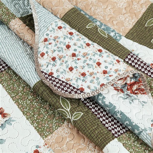 Marina Decoration Floral Plaid Pattern Embossed Solid Pinsonic Queen Bed Soft Quilt Set