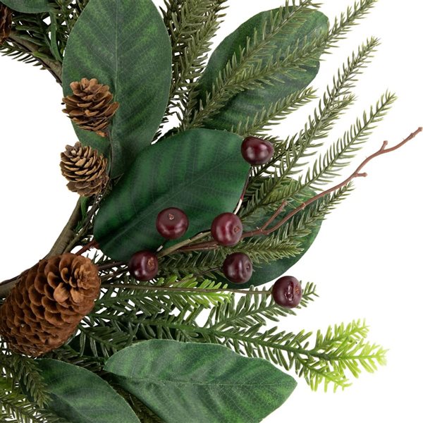 Northlight 20-in dia Unlit Indoor Mixed Green Foliage with Berries Artificial Christmas Wreath