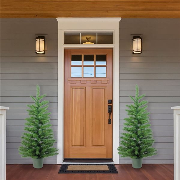 Northlight 4-ft H Medium Potted Norway Spruce Unlit Potted Full Artificial Christmas Tree