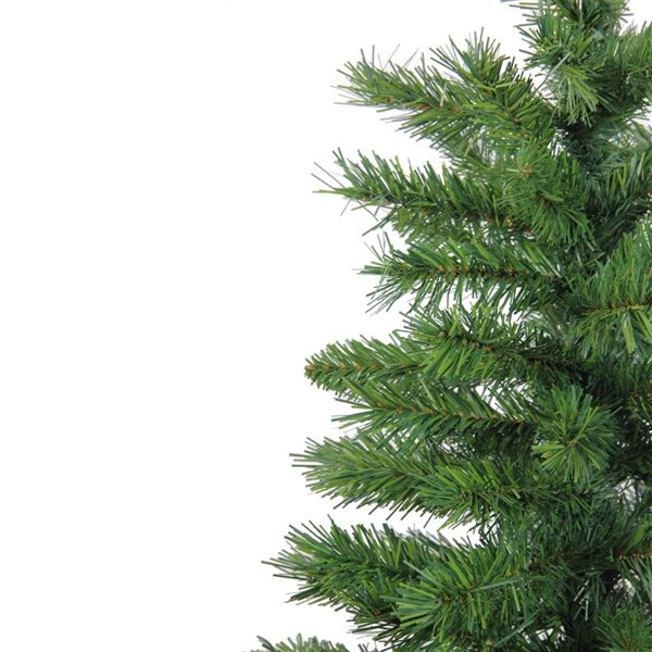 Northlight 4-ft H Medium Potted Norway Spruce Unlit Potted Full Artificial Christmas Tree