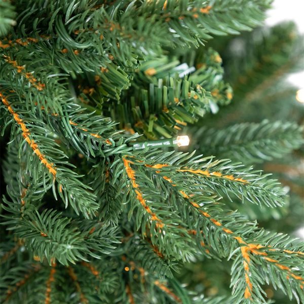 Northlight Real Touch 9-ft H Cumberland Pine Pre-Lit Warm White LED Full Artificial Christmas Tree w/ Tree Stand