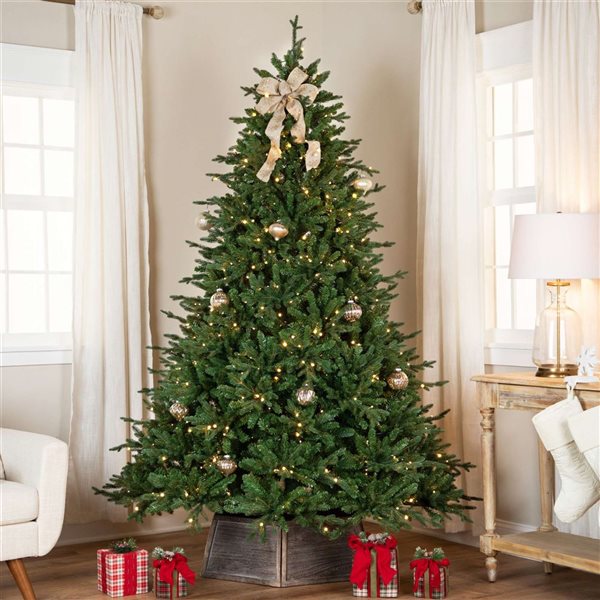 Northlight Real Touch 9-ft H Cumberland Pine Pre-Lit Warm White LED Full Artificial Christmas Tree w/ Tree Stand