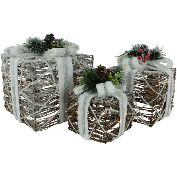 Northlight 3-Pc 9.75-in LED Lighted Gift Boxes with Pine and Berries Christmas Decoration Set