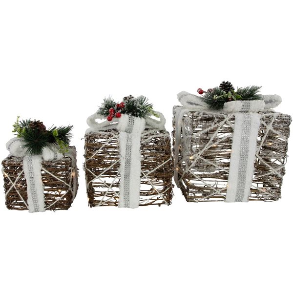 Northlight 3-Pc 9.75-in LED Lighted Gift Boxes with Pine and Berries Christmas Decoration Set