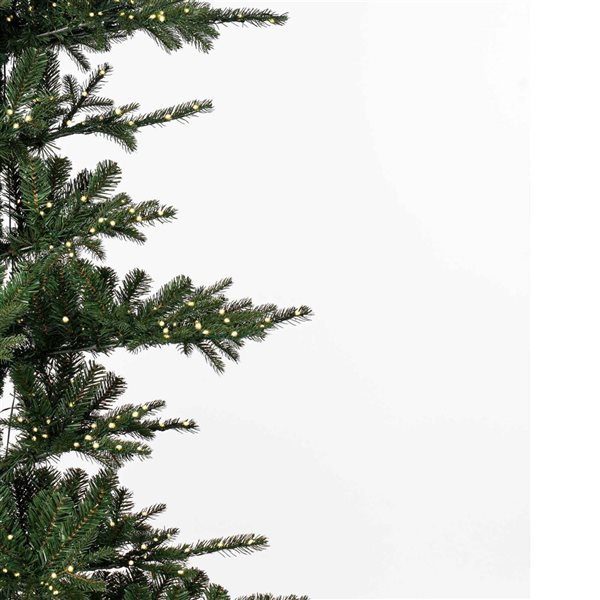 Vickerman 9-ft x 65-in Yukon Display Full Artificial Christmas Tree with Warm White LED Lights - Green