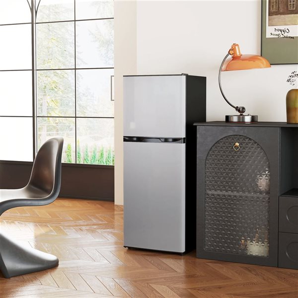 HOMCOM  4.6 Cu.Ft 2-Door Silver Mini Fridge with Freezer