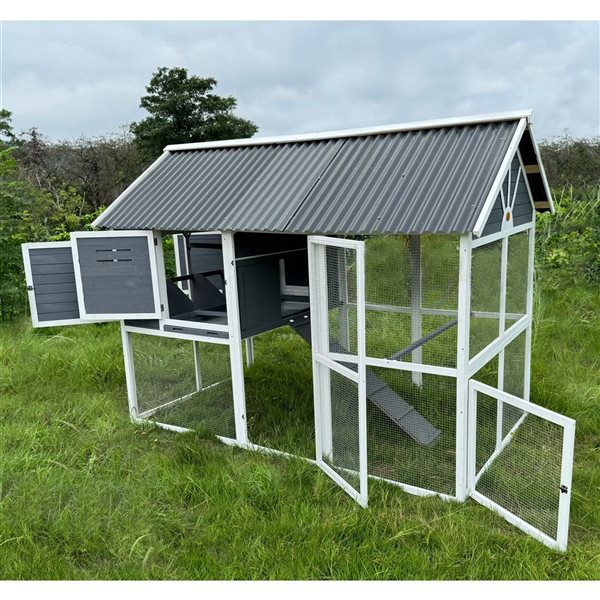 KennelMaster Walk-in Coop 98 x 57 x 72-in w/ Run