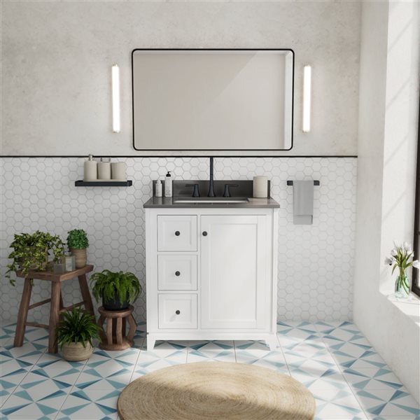 Vanuria 30-in Solid Oak Freestanding Vanity in White-Grey Quartz Top and Matte Black Hardware