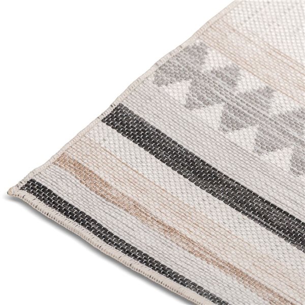 Erbanica 2-ft 6-in x 7-ft 6-in Boho Outdoor Rectangle Loomed Runner Rug - Beige