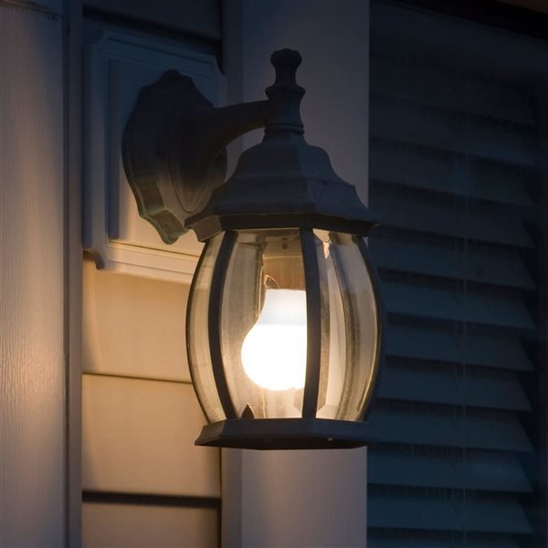 Globe Electric 60W Equivalent 3000 K Warm White A19 E26 Base Dusk to Dawn Non-Dimmable LED Light Bulbs - 2-Pack