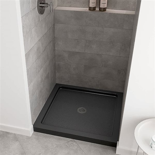 Streamline 32 x 32-in Alcove Acrylic Shower Base w/ Included Centre Drain - Gloss Black