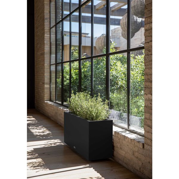 Veradek Block Series Long Box Medium 32-in Plastic Planter - Black
