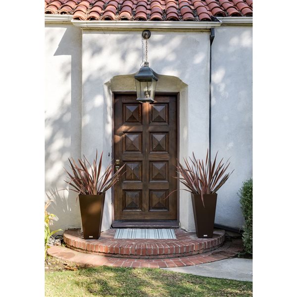 Veradek Pure Series Midland 26-in Plastic Planter - Espresso