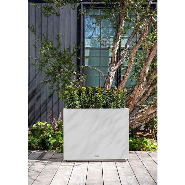 Veradek Block Series Span Short 24-in Plastic Planter - White