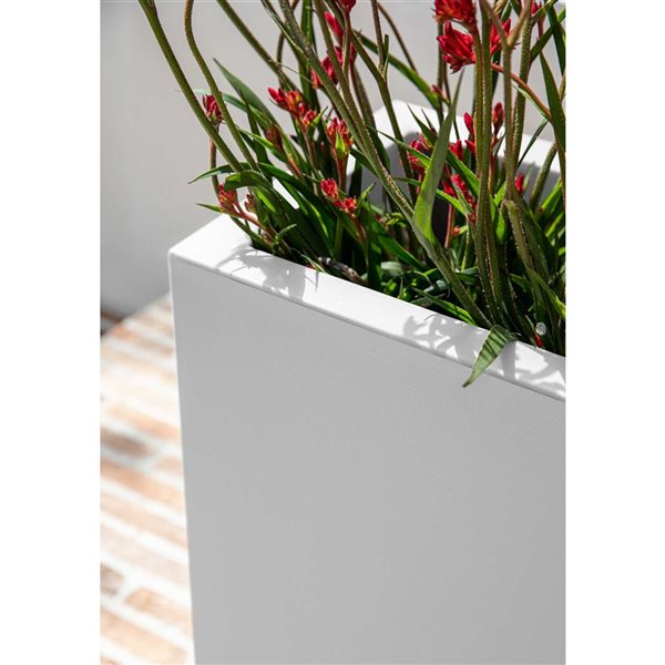 Veradek Block Series Span Short 24-in Plastic Planter - White
