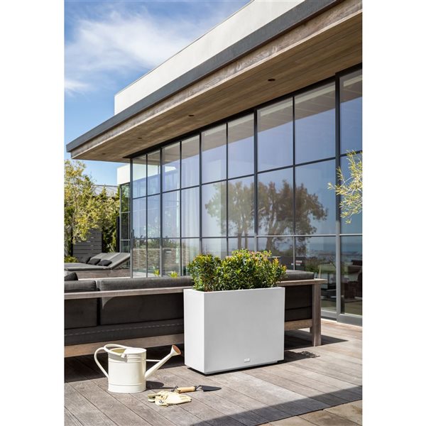 Veradek Block Series Span Short 24-in Plastic Planter - White