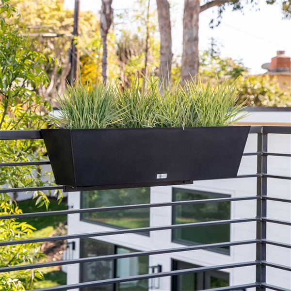 Veradek Pure Series Railing 36-in Plastic Planter - Black - 2/Pck
