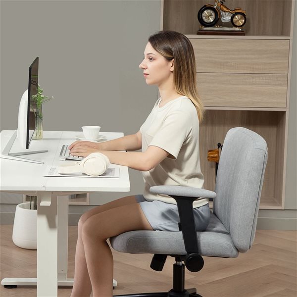 HOMCOM Grey Wide Criss Cross Office Chair with Arms, Wheels