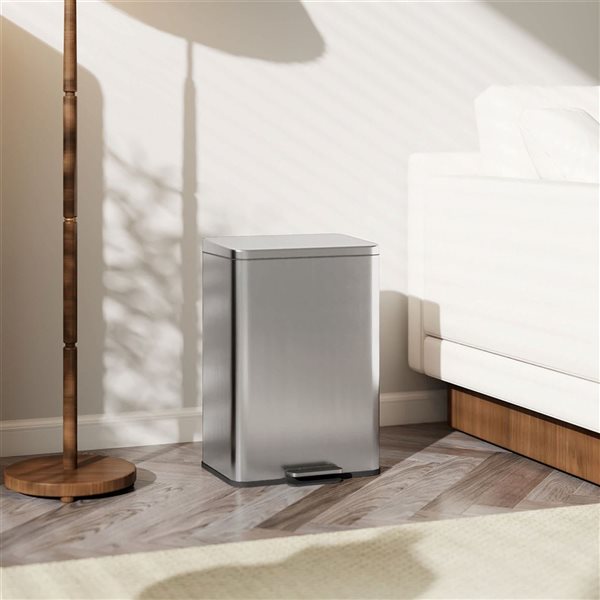 HOMCOM 5.3 Gallon/20 L Silver Garbage Can with Soft Close Lid