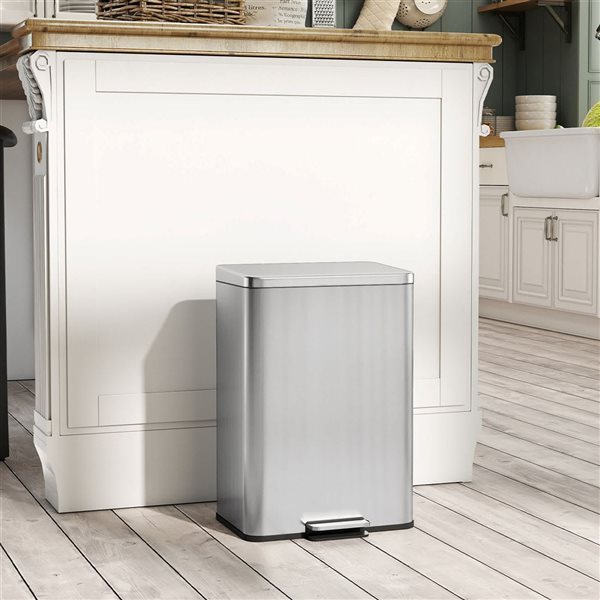 HOMCOM 5.3 Gallon/20 L Silver Garbage Can with Soft Close Lid