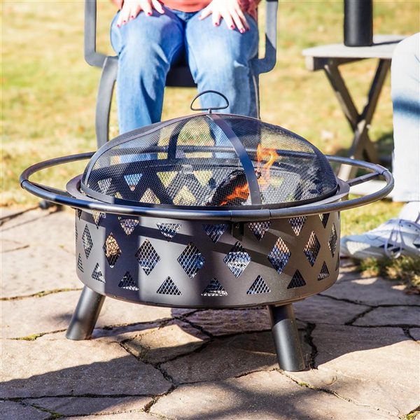 Sunnydaze Decor 30-in Steel Crossweave Fire Pit w/ Spark Screen - Black
