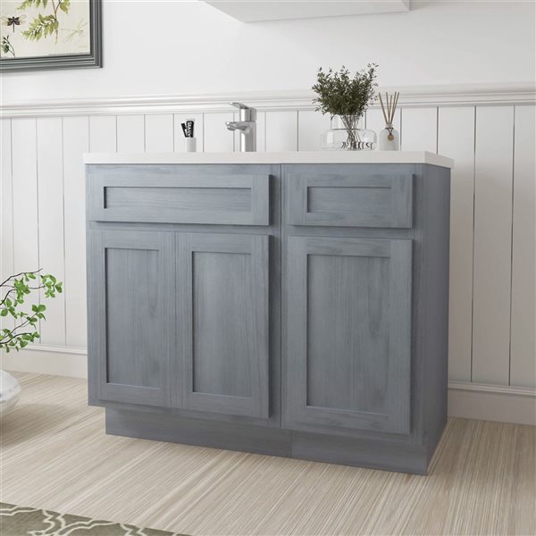 Vanity Art 39 x 21 x 32.5-in Freestanding 1-Drawer Bath Vanity Oak Cabinet without Top - Silver