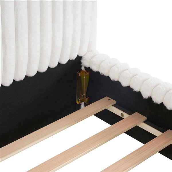 Best Selling Home Decor Minimalist King-Size Wood Solf Pile Upholstered Platform Bed Frame w/ Headboard - White