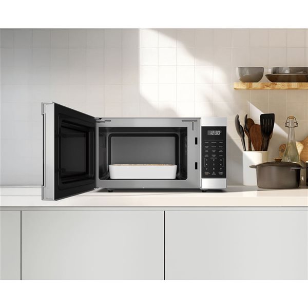 Sharp 1.1-ft³ 1100 W Stainless Steel Countertop Microwave