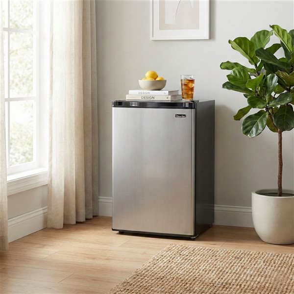 Magic Chef Compact Refrigerator 2.6-ft³ with Freezer- Stainless Steel