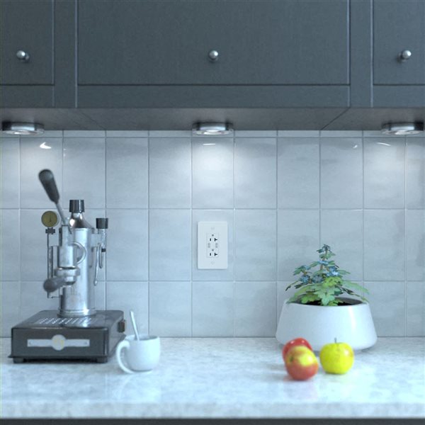 Square D X Series Electrical Outlet Indoor 20 A 125 V with USB Charger - White