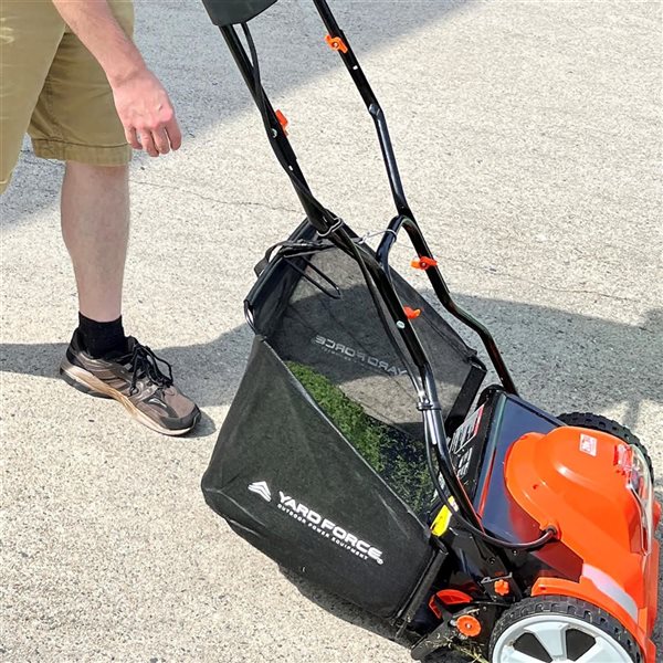 YARDFORCE Cordless Reel Lawn Mower 15-in 20 V