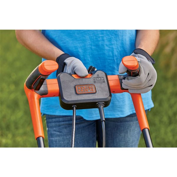 BLACK+DECKER Electric Corded Lawn Mower with Bike Handle 10 A - 15-in